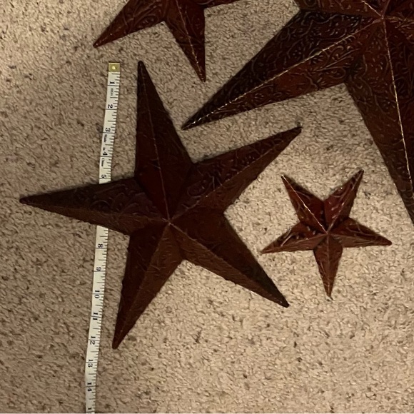 Home Decor, Set of 6, Rustic Wall Hanging Metal Stars, burgundy in color. - Picture 10 of 10
